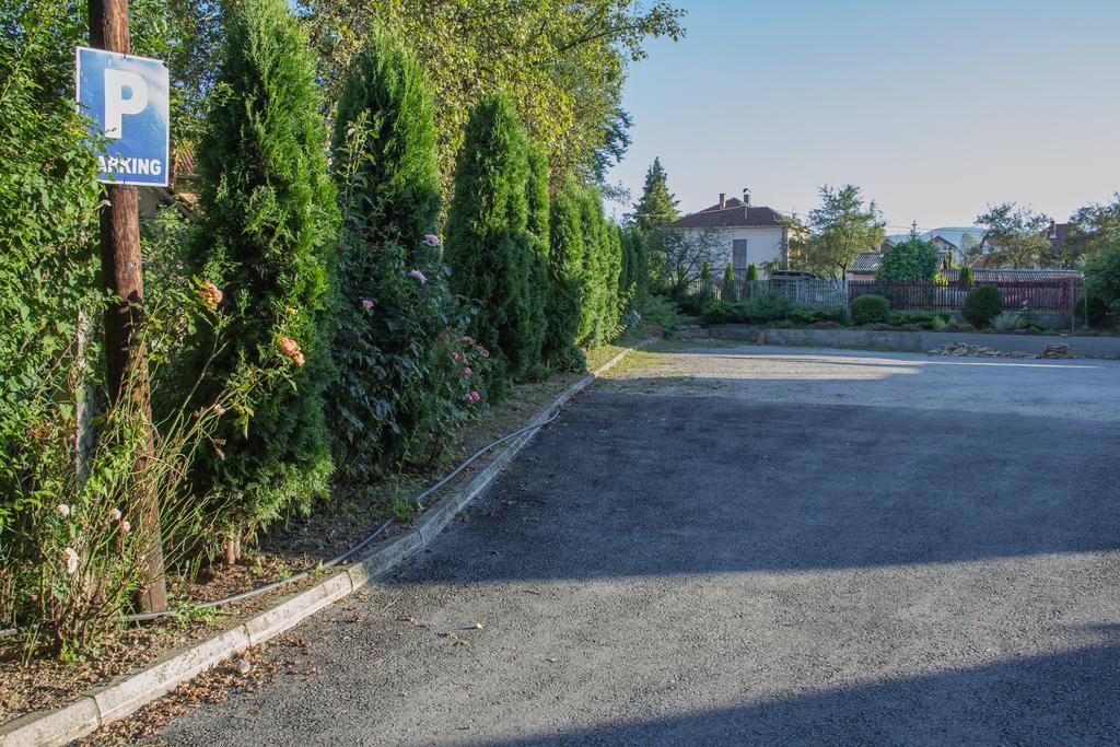 Motel Bor Vitez Exterior photo